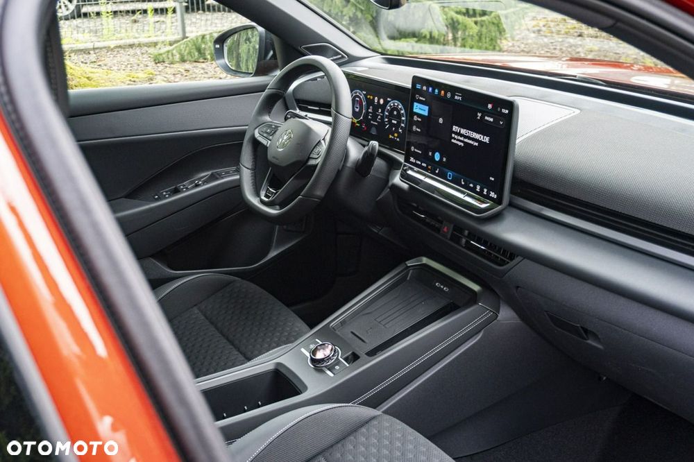 Volkswagen T-Roc - 30