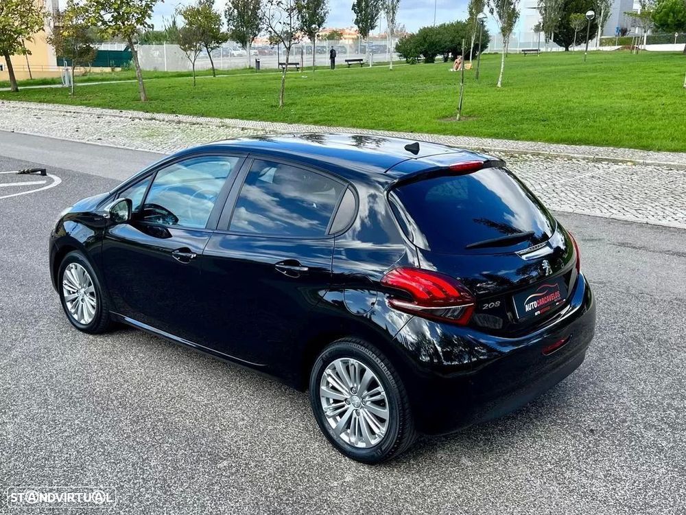 Peugeot 208 1.2 PureTech Signature - 16