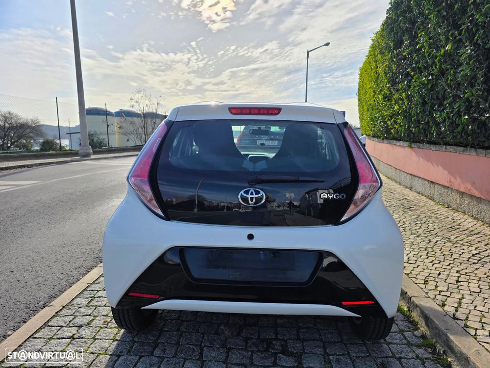 Toyota Aygo 1.0 X-Play Plus+X-Touch +TSS MM - 15