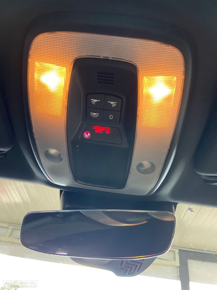 Volvo V60 Cross Country 2.0 D4 Pro - 37