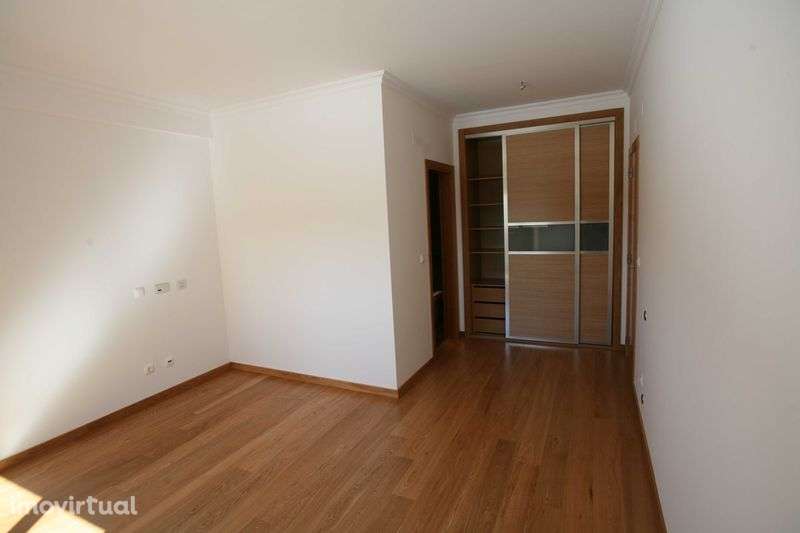 Arrenda-se T3 Lumiar - Grande imagem: 2/12