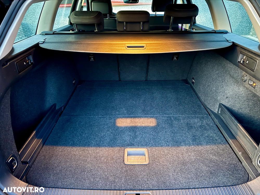 Volkswagen Passat 2.0 TDI SCR DSG Business - 24