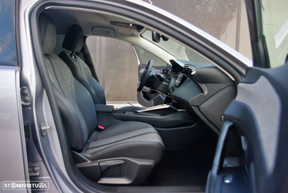 Peugeot 408 1.2 PureTech Allure EAT8 - 18