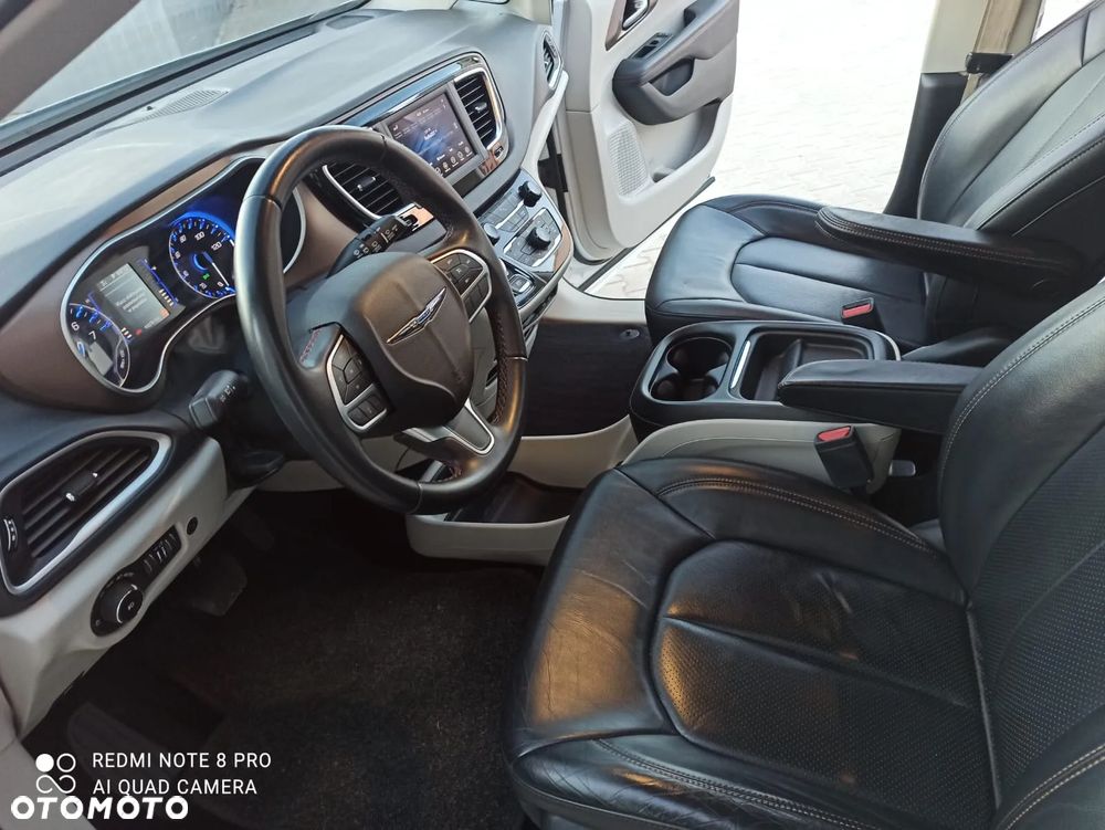 Chrysler Pacifica - 21