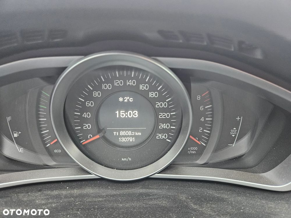 Volvo V40 T3 - 15