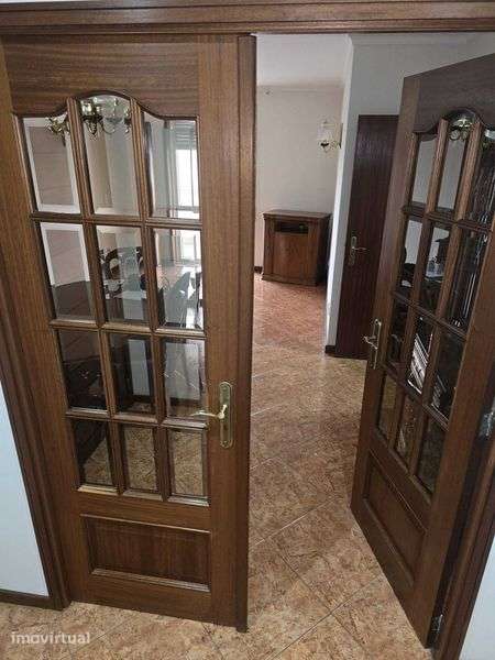 Apartamento T2 em Rio Tinto com Garagem e Terraço / Entrada imediata - Grande imagem: 3/12
