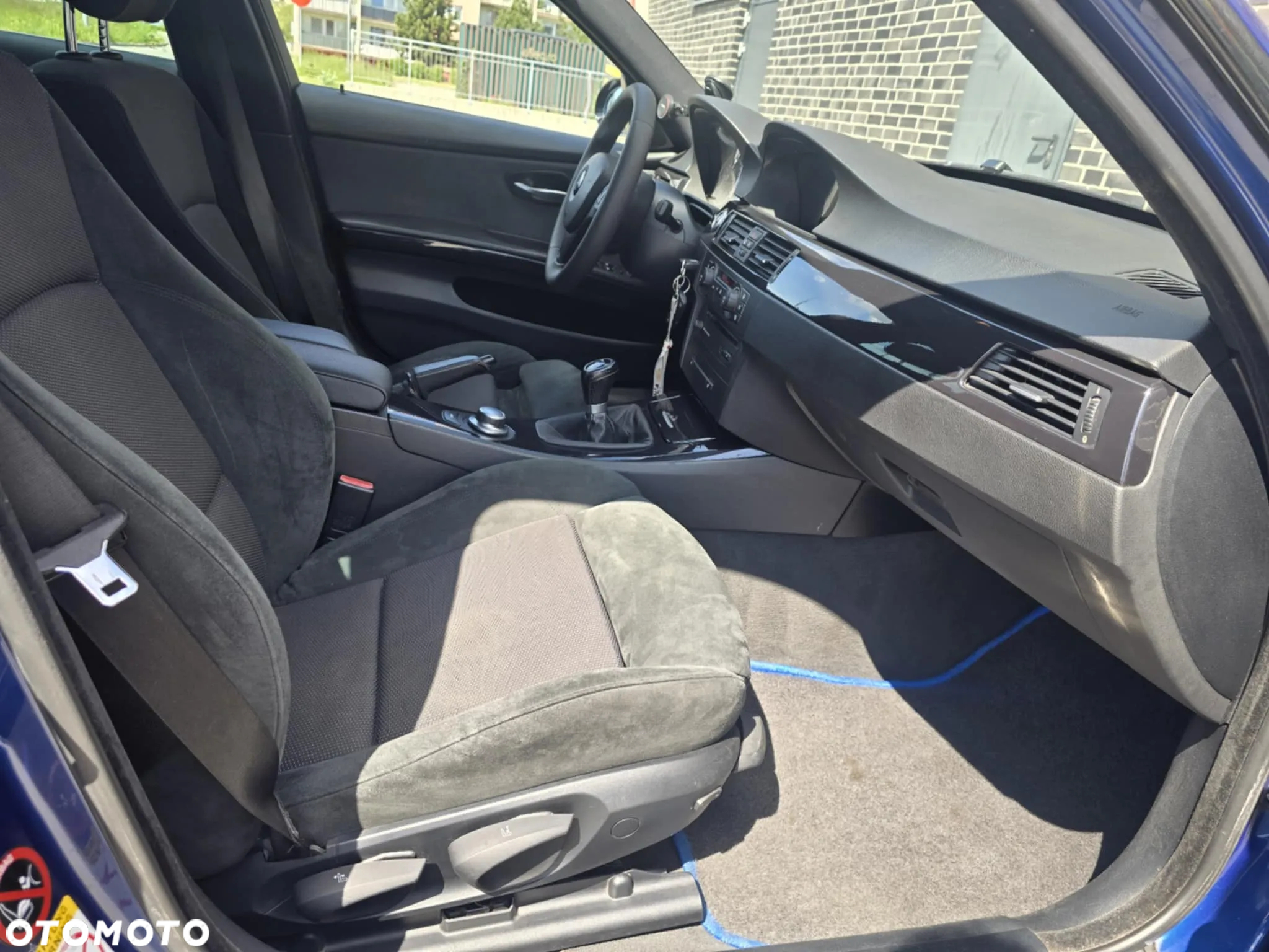 BMW Seria 3 330i Touring - 22
