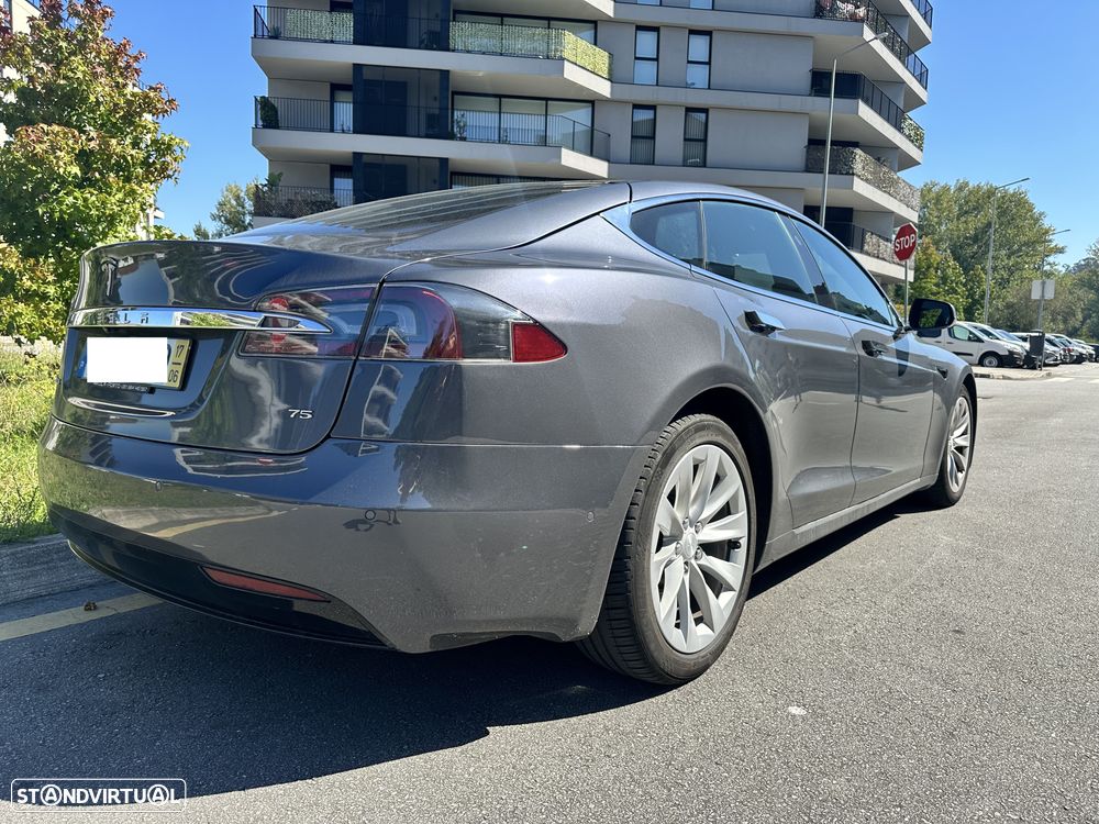 Tesla Model S - 2