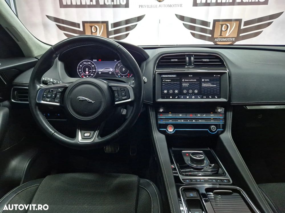 Jaguar F-Pace 20d AWD Aut. R-Sport Ingenium Edition - 11