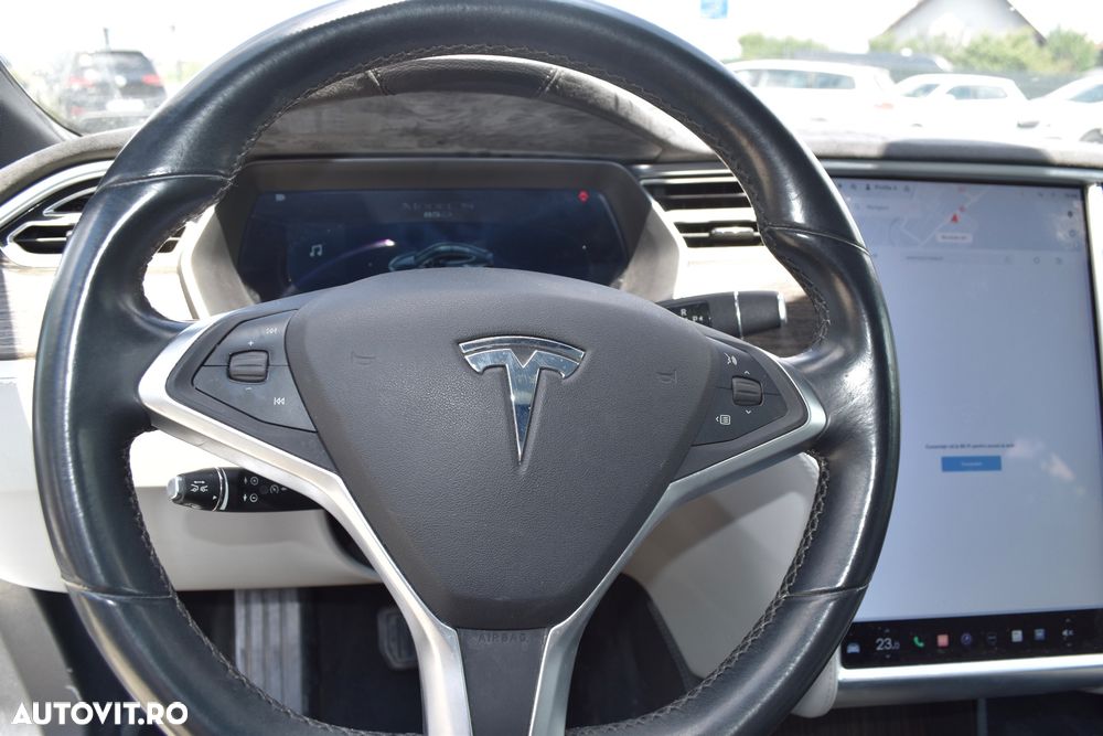 Tesla Model S 85D Allradantrieb - 11