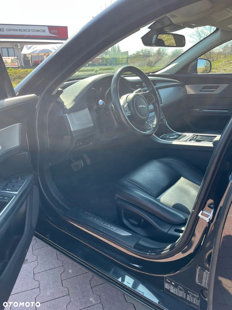 Jaguar XF E-Performance Prestige - 11