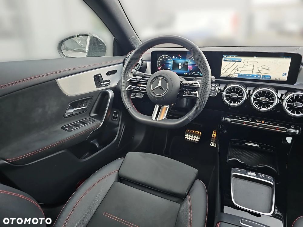 Mercedes-Benz CLA 200 7G-DCT AMG Line Advanced Plus - 15