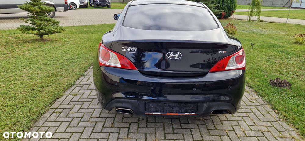 Hyundai Genesis Coupe 2.0 T - 2