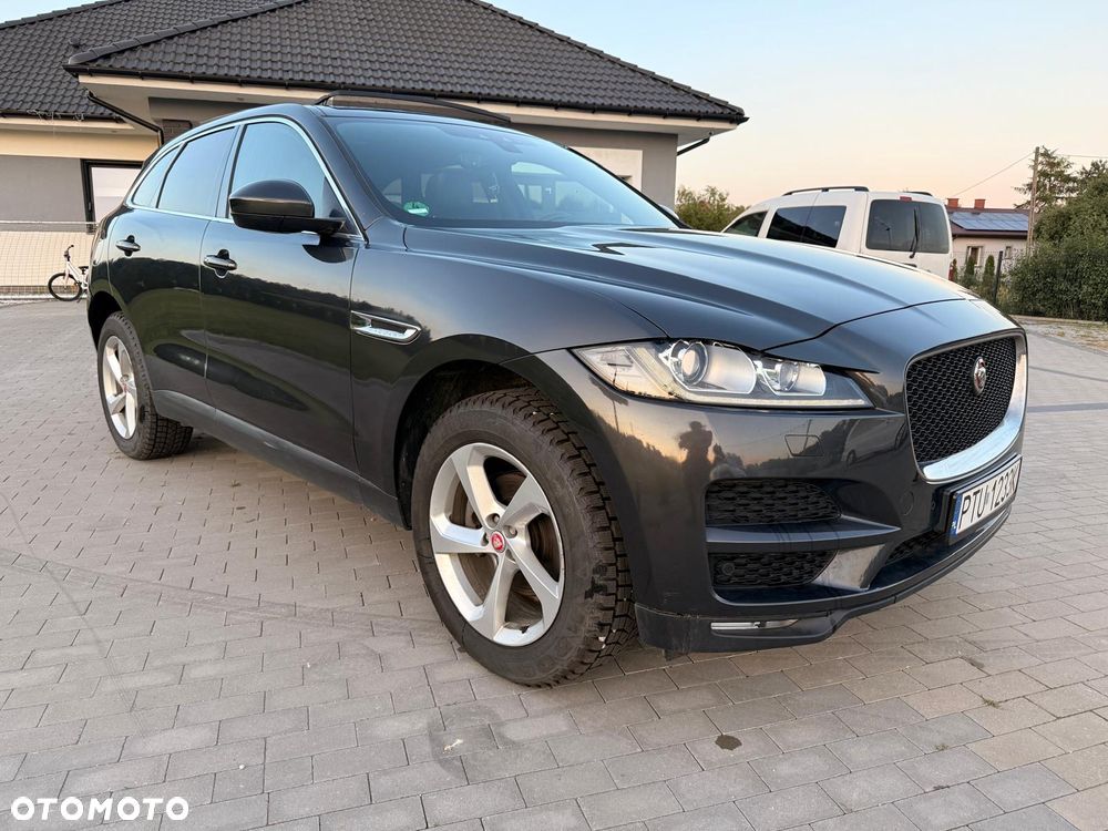 Jaguar F-Pace 20d Prestige - 9