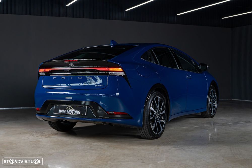Toyota Prius 2.0 Plug-in Luxury - 3
