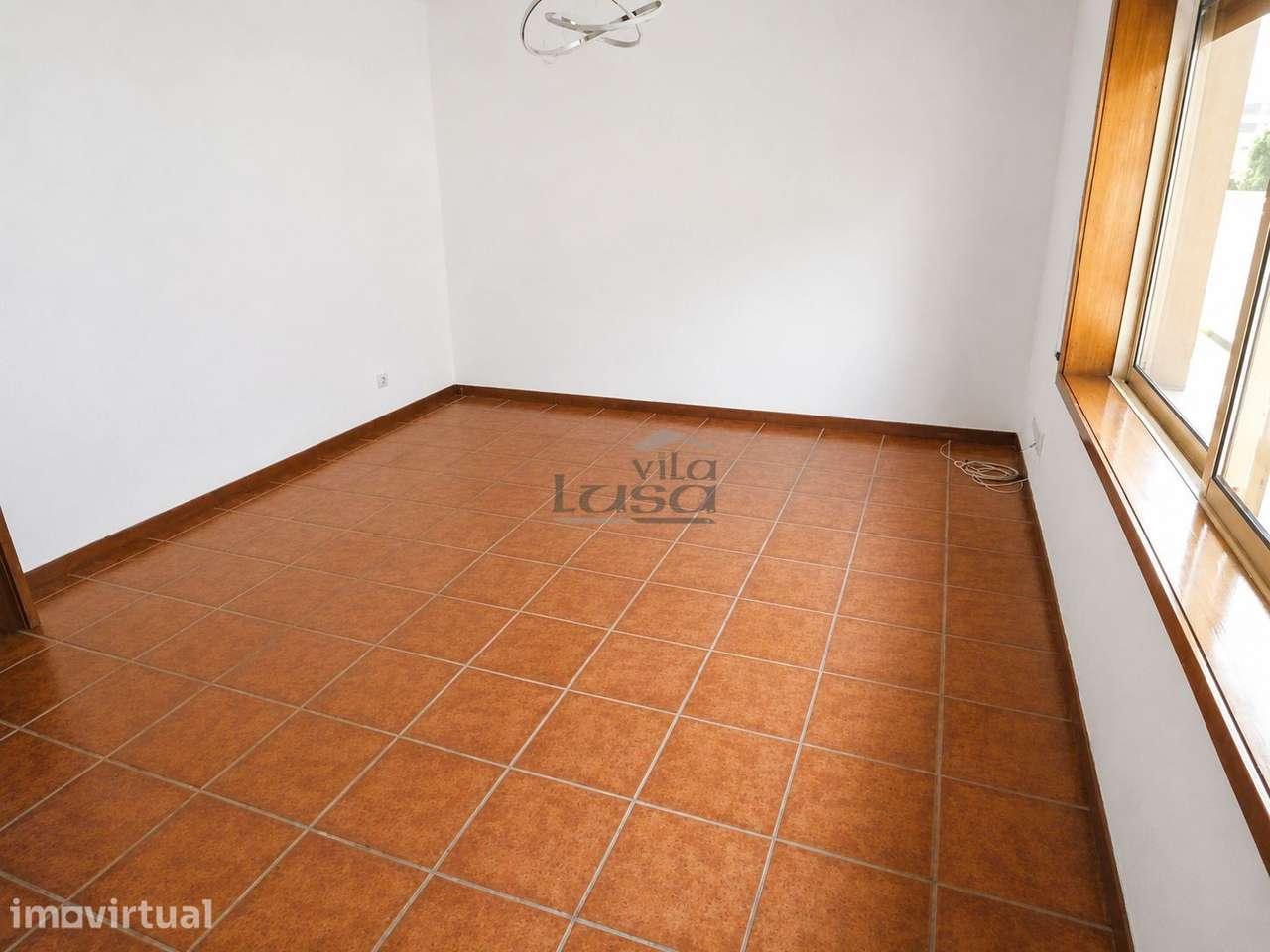 T2 Rua da Bélgica totalmente renovado, com 2 frentes, lugar de garagem - Grande imagem: 3/26