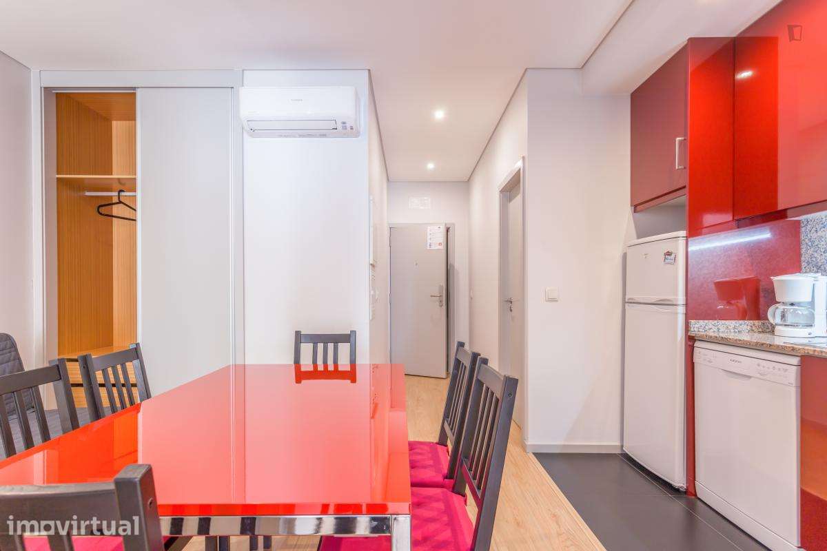 Apartamento com 1 quartos - localizado em Santo Ildefonso Porto - Grande imagem: 4/24
