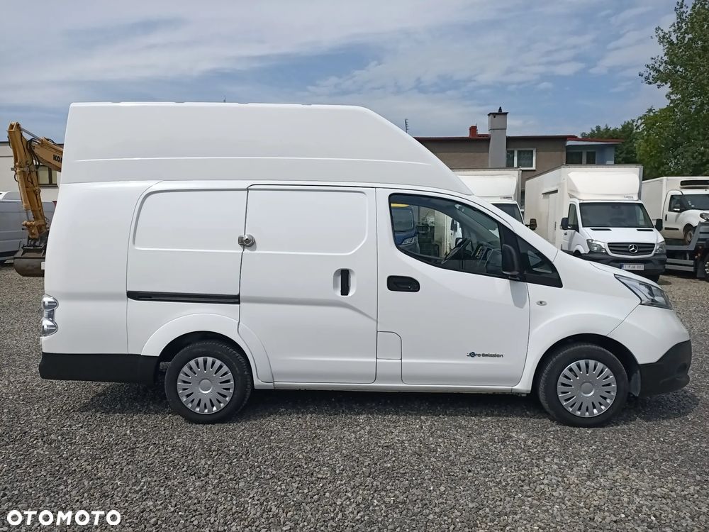 Nissan ENV 200 Maxi - 5