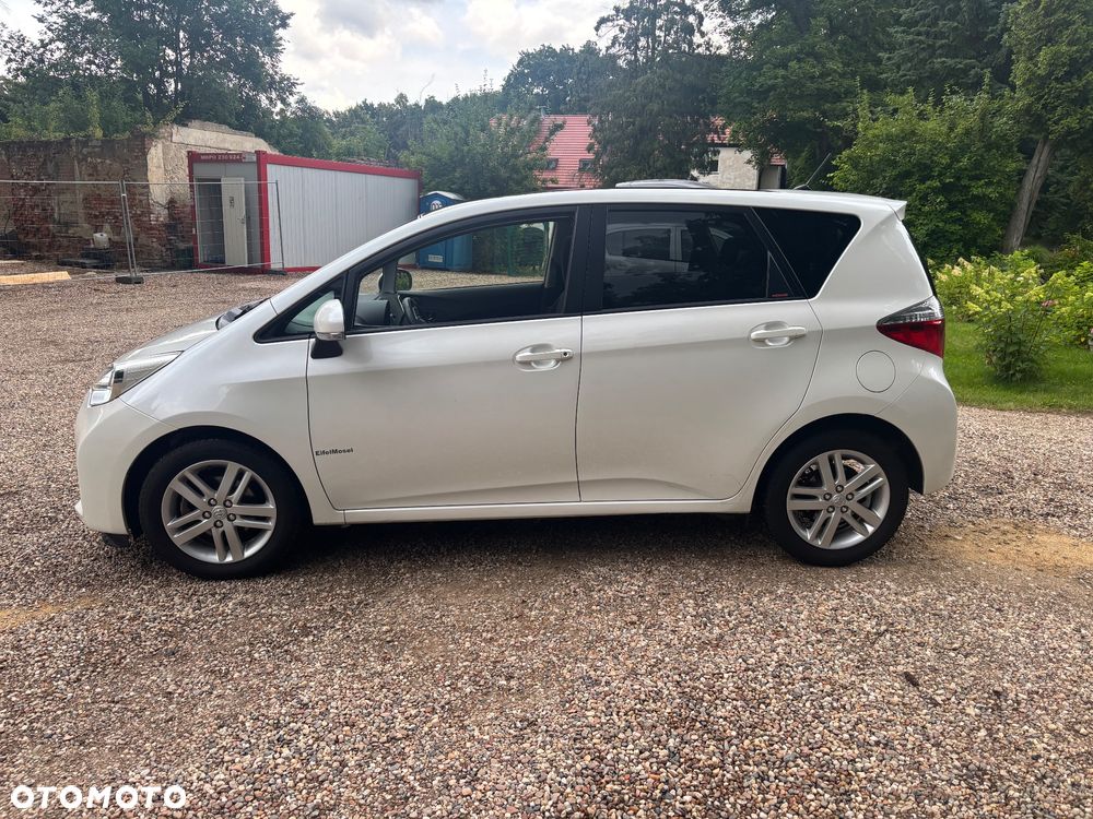 Toyota Verso S 1.33 Premium - 3