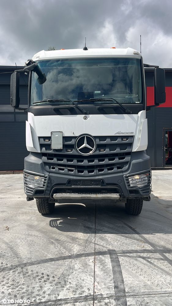 Mercedes-Benz 4X4 AROCS 2042 Tylko 179 tys km !!! Łóżko ! Duży Reduktor! Bieg Terenowy Napęd na wał, hydraulika do wywrotu, wywrotki, z Niemiec AROCS 4x4 stały napęd na wał, (nie HAD, nie Hydrodrive), hydraulika - 2
