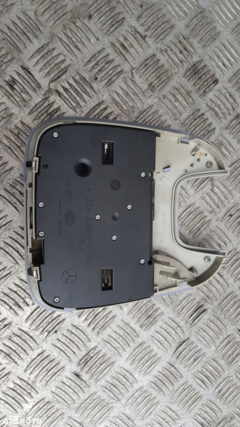 MERCEDES W220 OŚWIETLENIE KABINY ŚWIATEŁKO LAMPKA A2208200101 - 7
