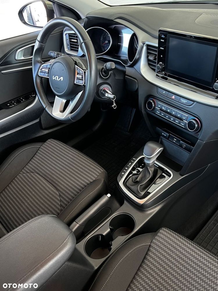 Kia Ceed - 25