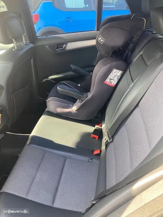 Mercedes-Benz 220 - 8