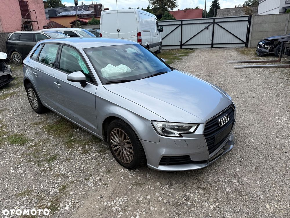 Audi A3 Sportback - 2