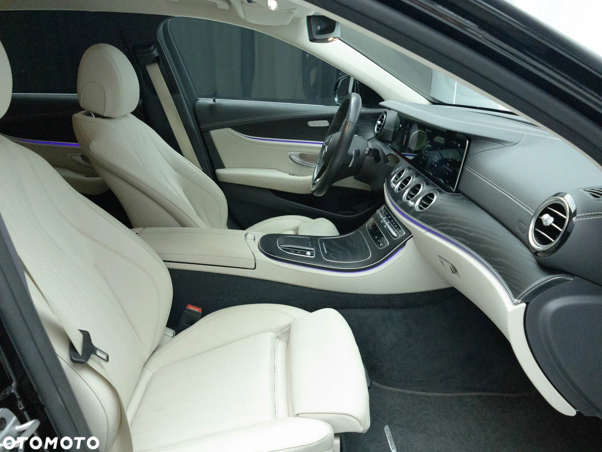 Mercedes-Benz Klasa E 220 d 4-Matic All-Terrain Avantgarde - 34