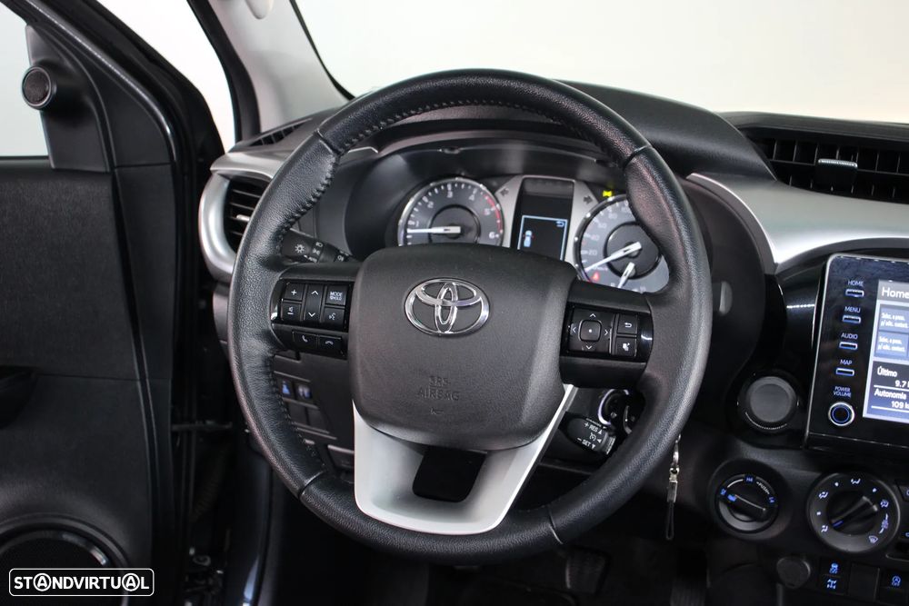 Toyota HILUX 2.4 D-4D 4WD CE Trial 3L - 10