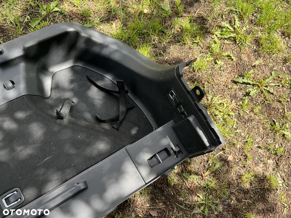 Tapicerka boczek bagażnika prawy Hyundai I20 II - 2