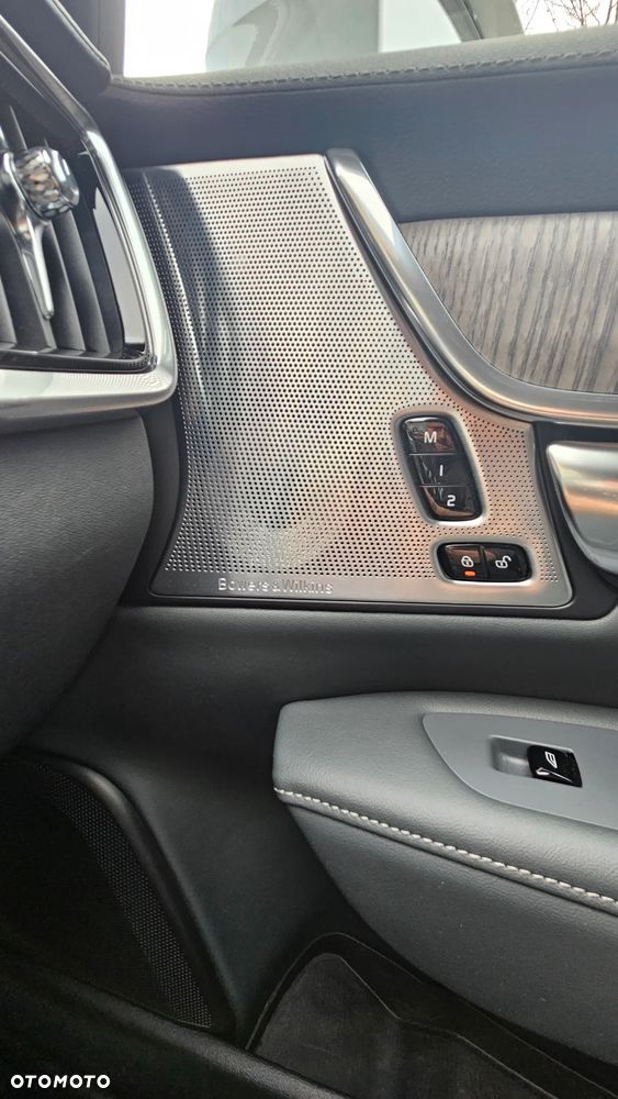 Volvo V90 Cross Country - 18