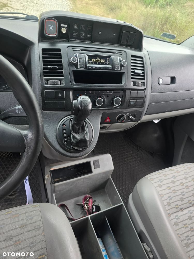 Volkswagen Transporter 2.0 TDi Karetka Ambulans Nosze - 16