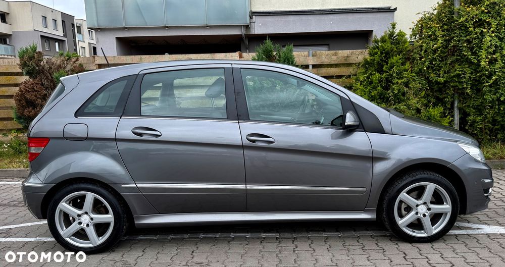 Mercedes-Benz Klasa B 200 Turbo SPORT EDITION - 17