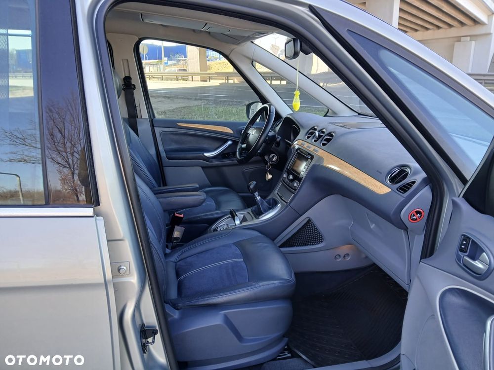 Ford Galaxy 2.0 TDCi Ghia - 11