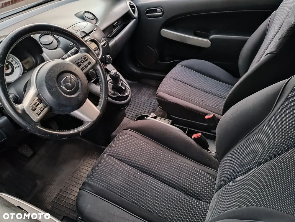 Mazda 2 - 13