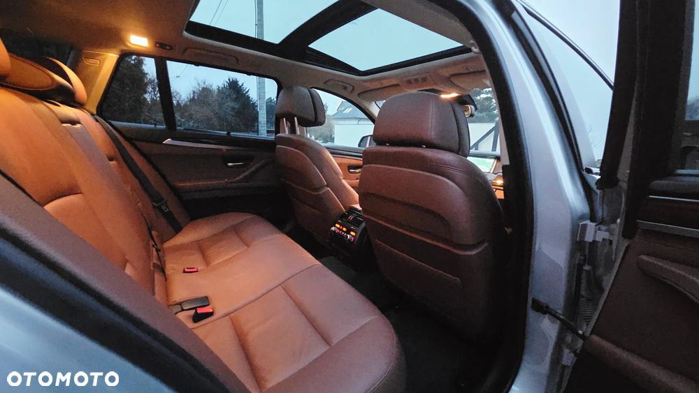 BMW Seria 5 525d xDrive - 30