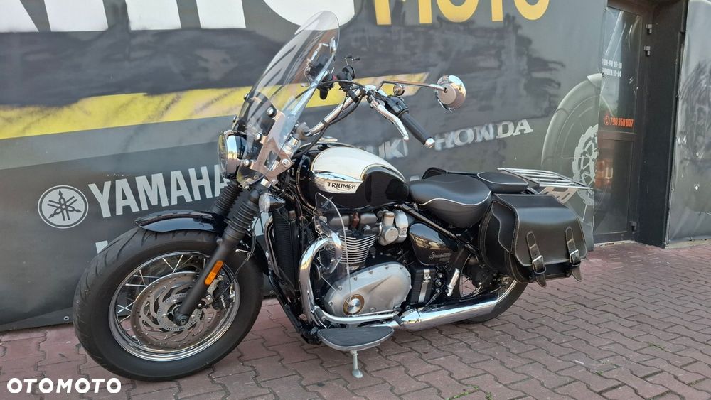Triumph Bonneville - 4