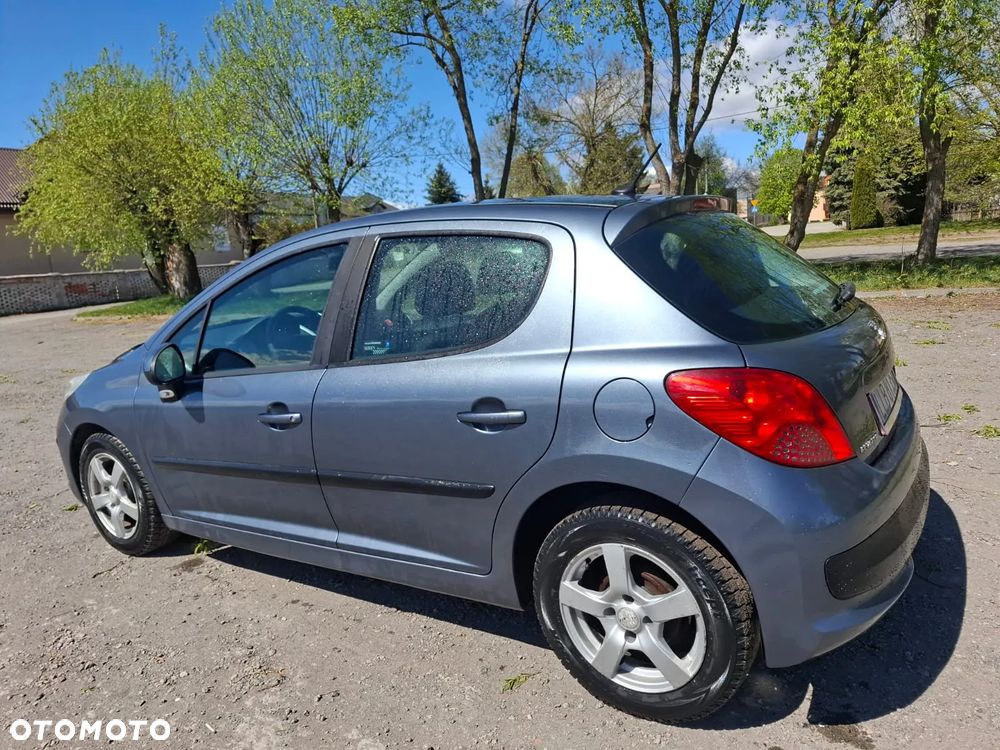 Peugeot 207 1.4 16V Trendy - 3
