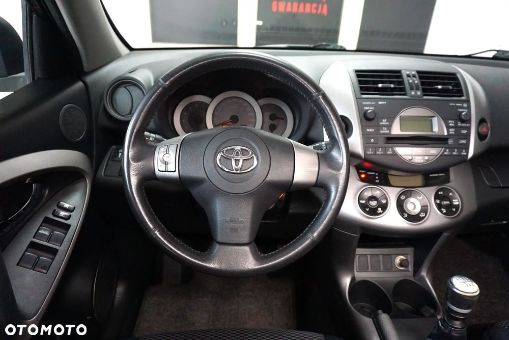 Toyota RAV4 2.2 D-4D 4x4 - 23
