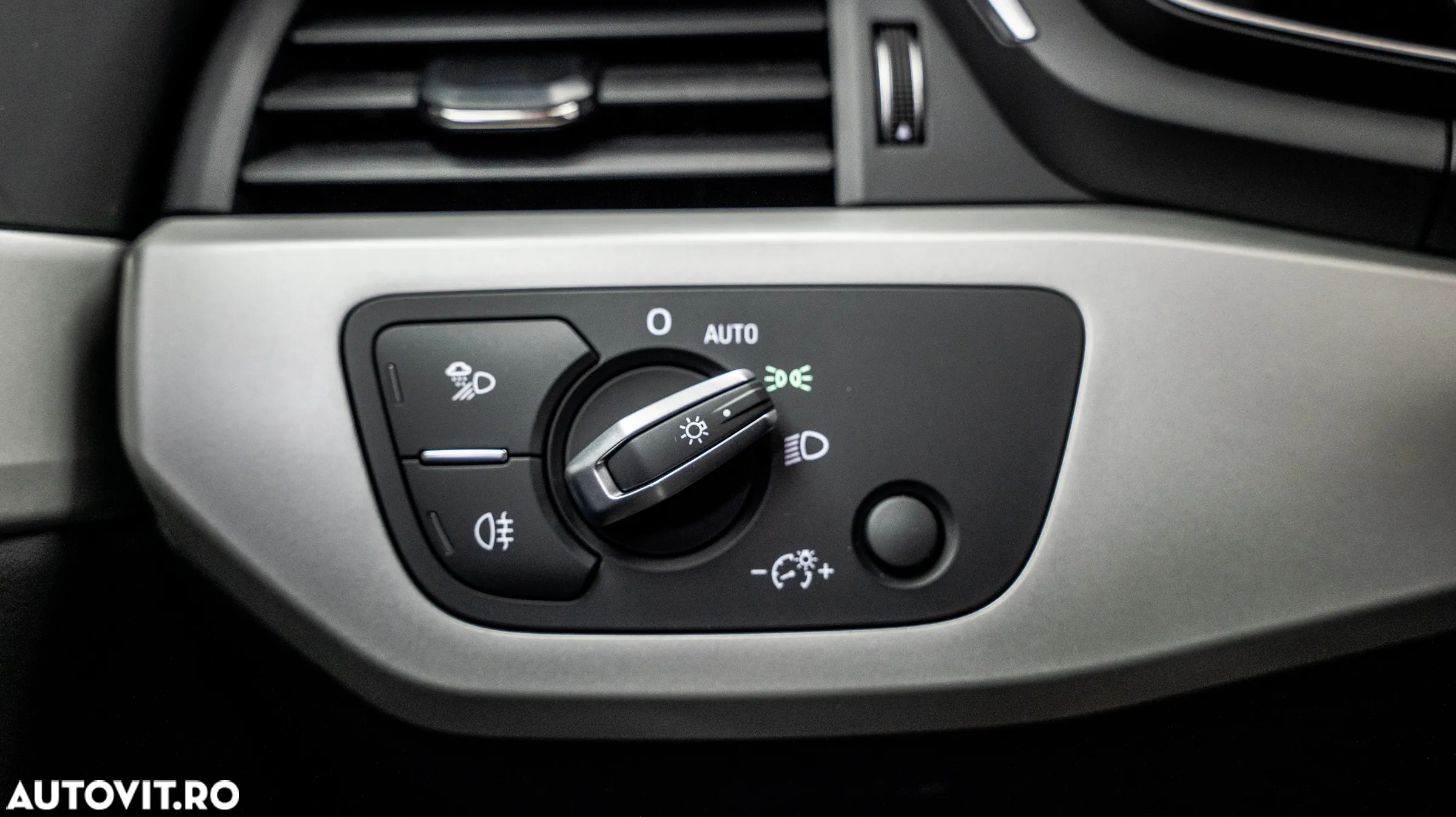 Audi A4 2.0 TDI S tronic Design - 37