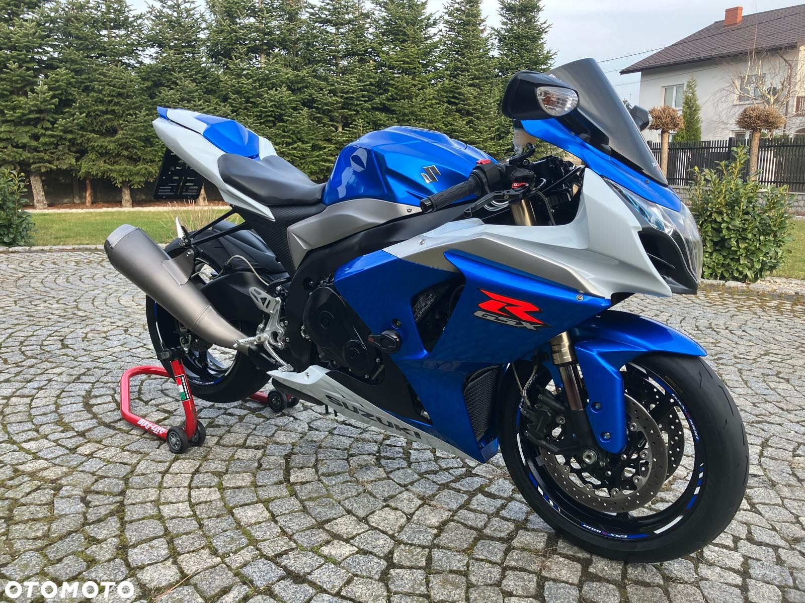 Suzuki GSX-R - 6