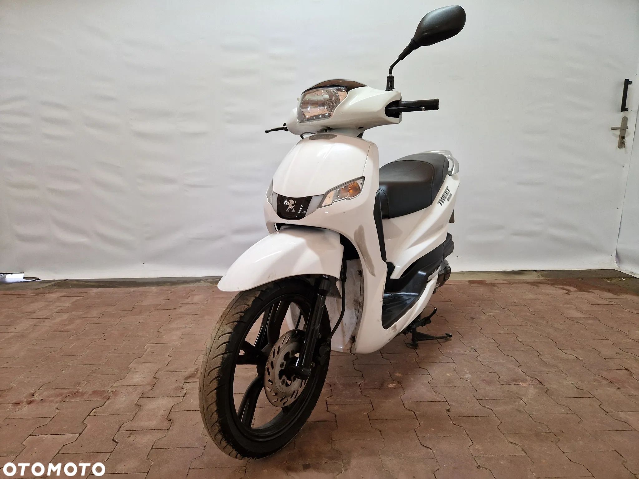 Peugeot Tweet - 1