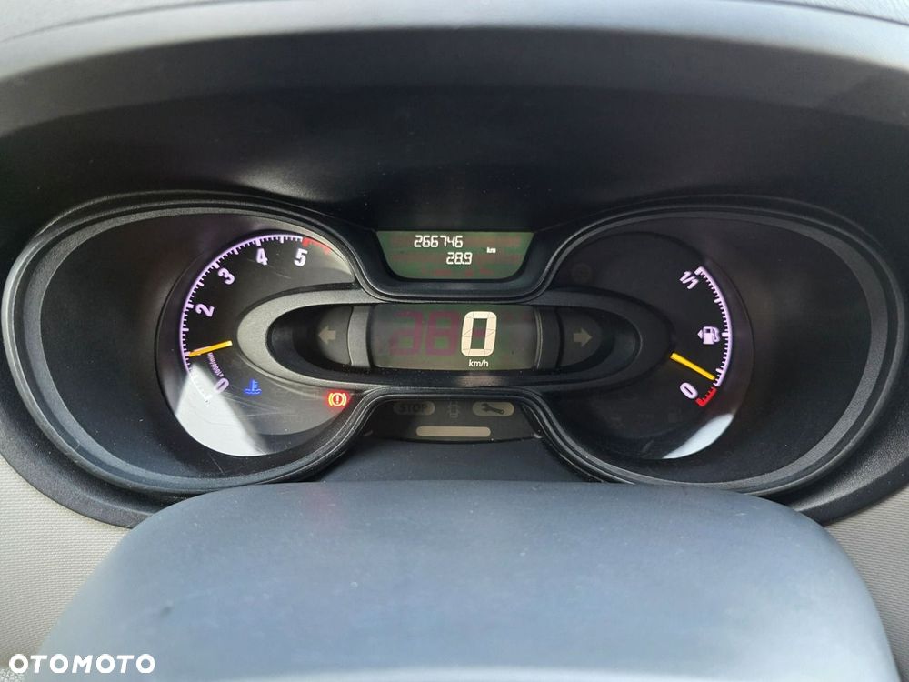Renault Trafic - 16