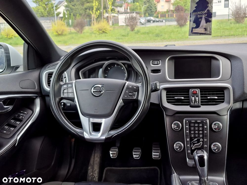 Volvo V40 D3 R-Design Momentum - 29
