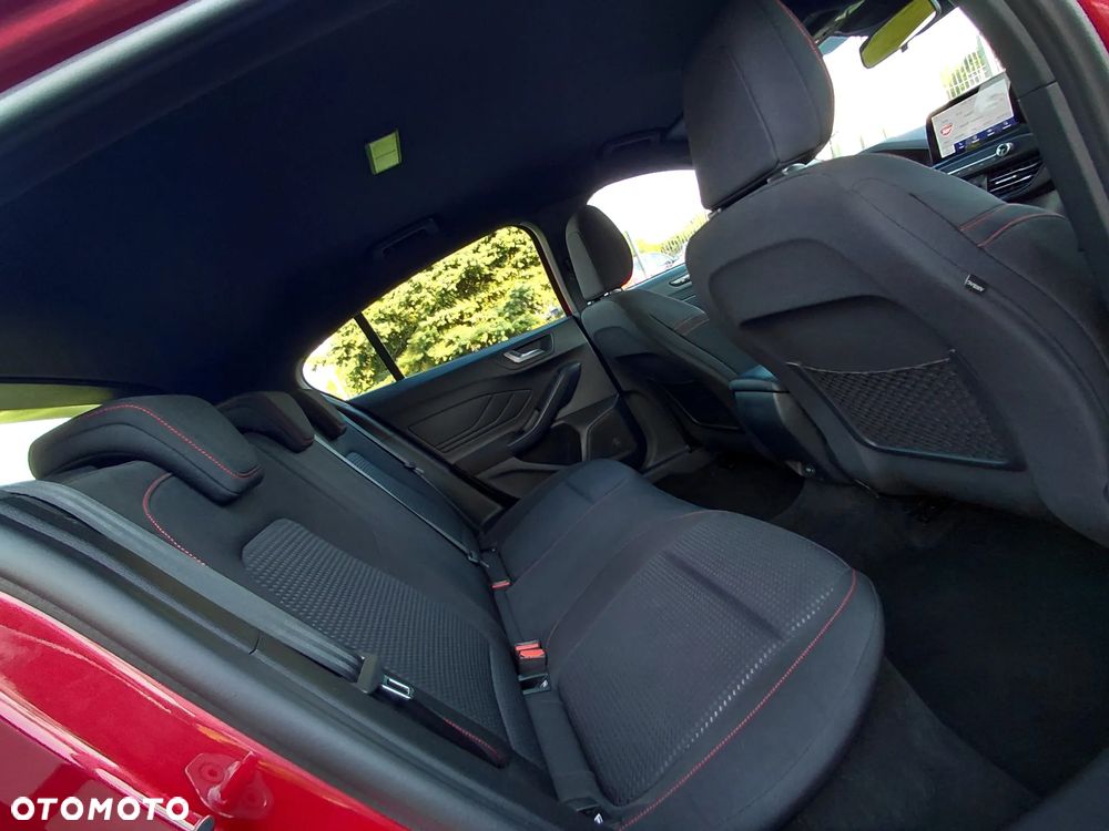Ford Focus 1.0 EcoBoost Hybrid ST-LINE - 26