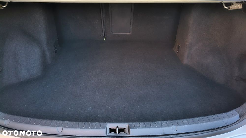 Toyota Avensis 1.8 Sol plus - 8