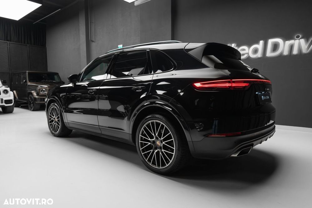 Porsche Cayenne - 8
