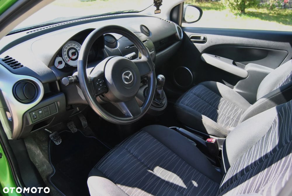 Mazda 2 - 5