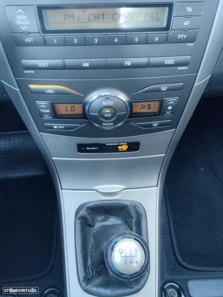 Toyota Corolla 1.4 D-4D Exclusive - 23